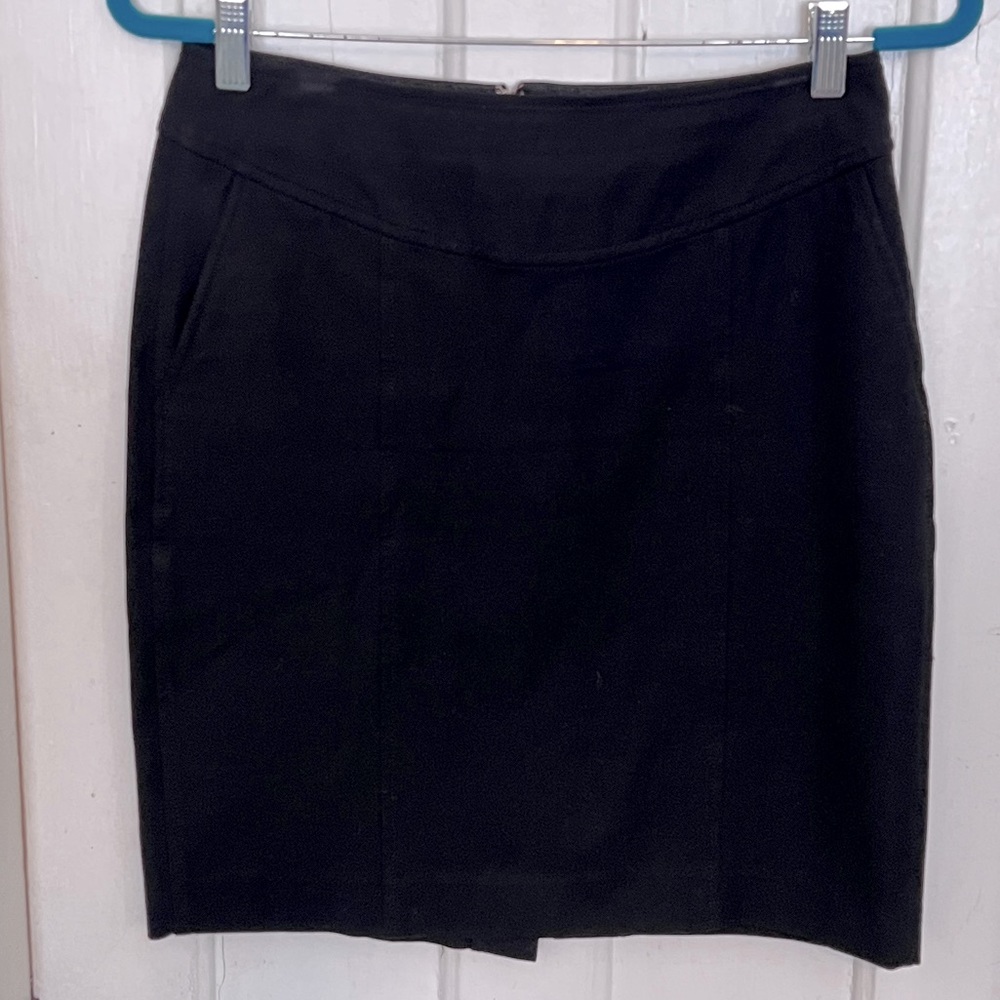 Banana republic pencil skirt, 4P, black.